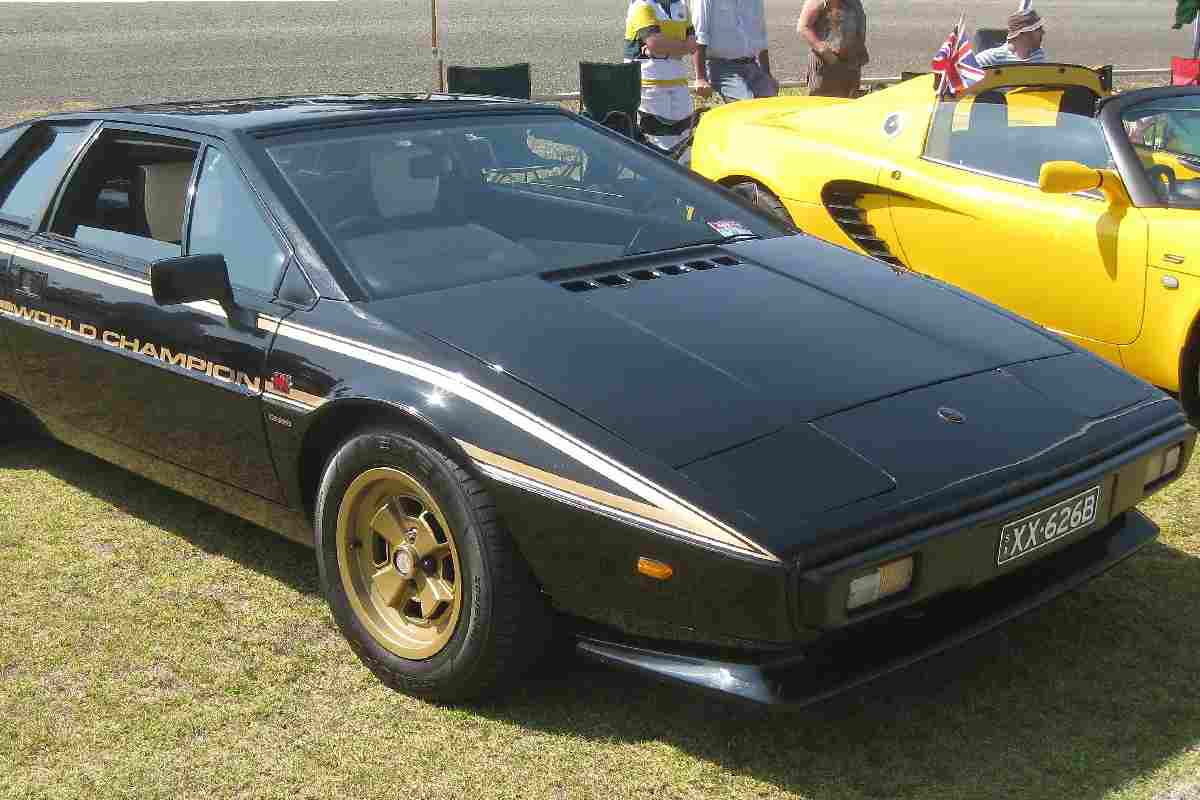 La Lotus Esprit è una delle supercar simbolo degli anni '70