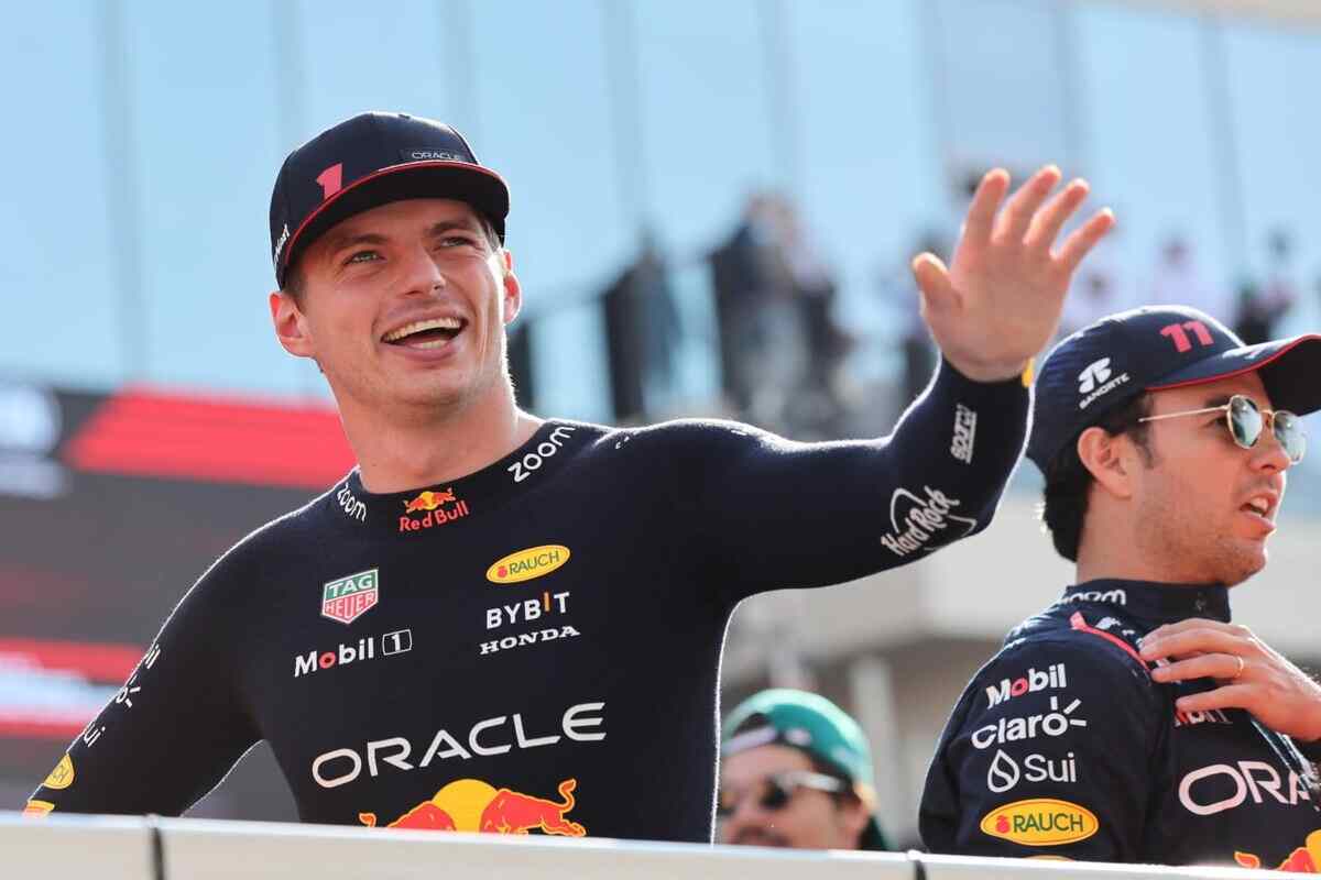 Max Verstappen saluta