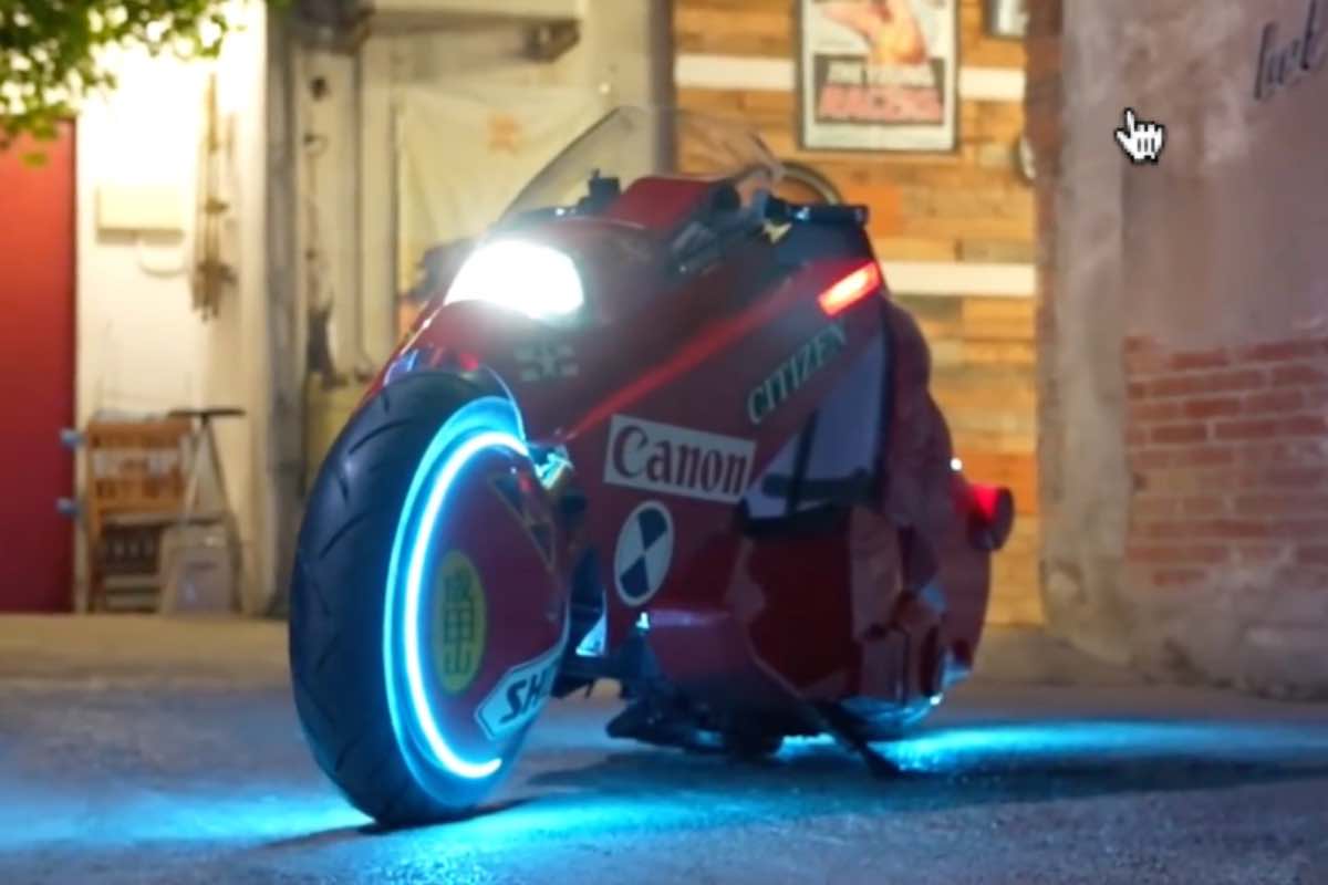 Akira, la moto guidata da Shotaro Kaneda